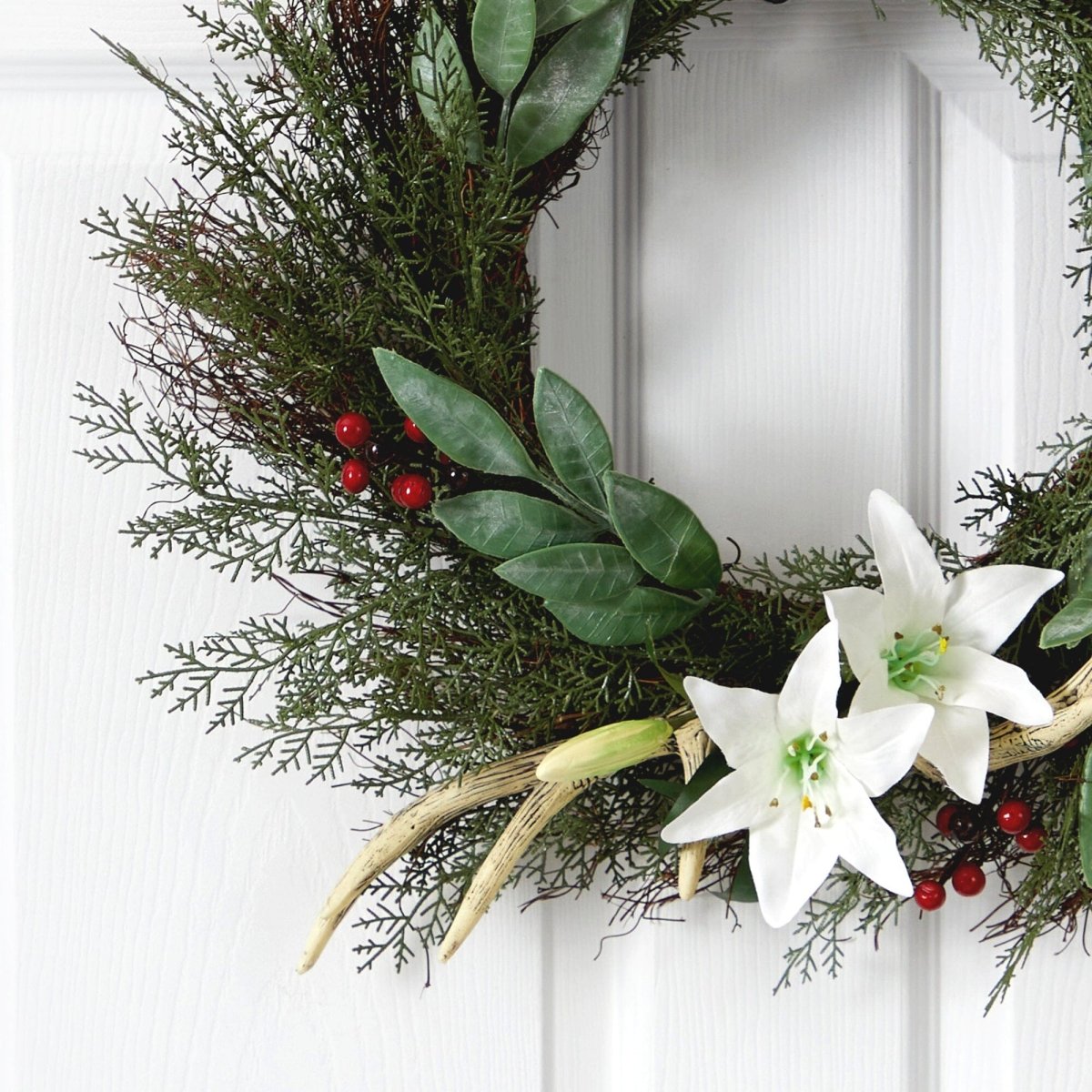  20-in Cedar, Antlers, Lily And Ruscus With Berries Artificial Wreath