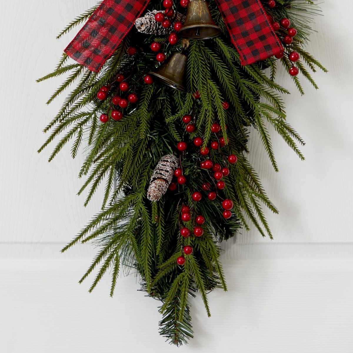  24-in Holiday Christmas Wreath With Pinecones, Berries & Bells