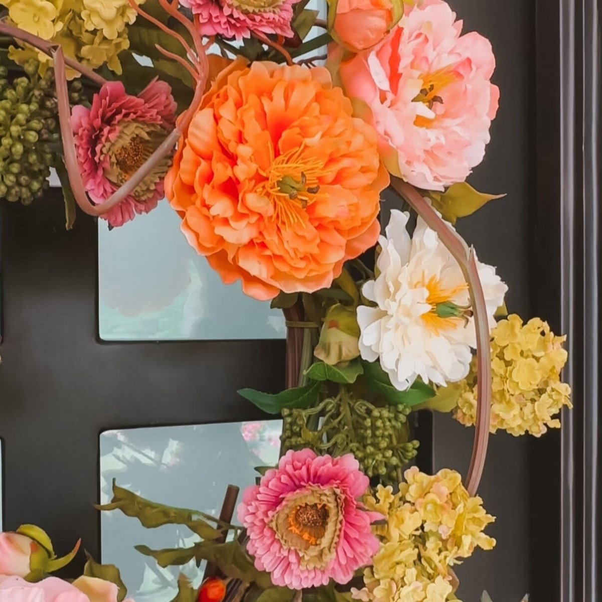  24-in Lifelike Mixed Peony Wreath – Round Pastel Blooms & Berry Accents